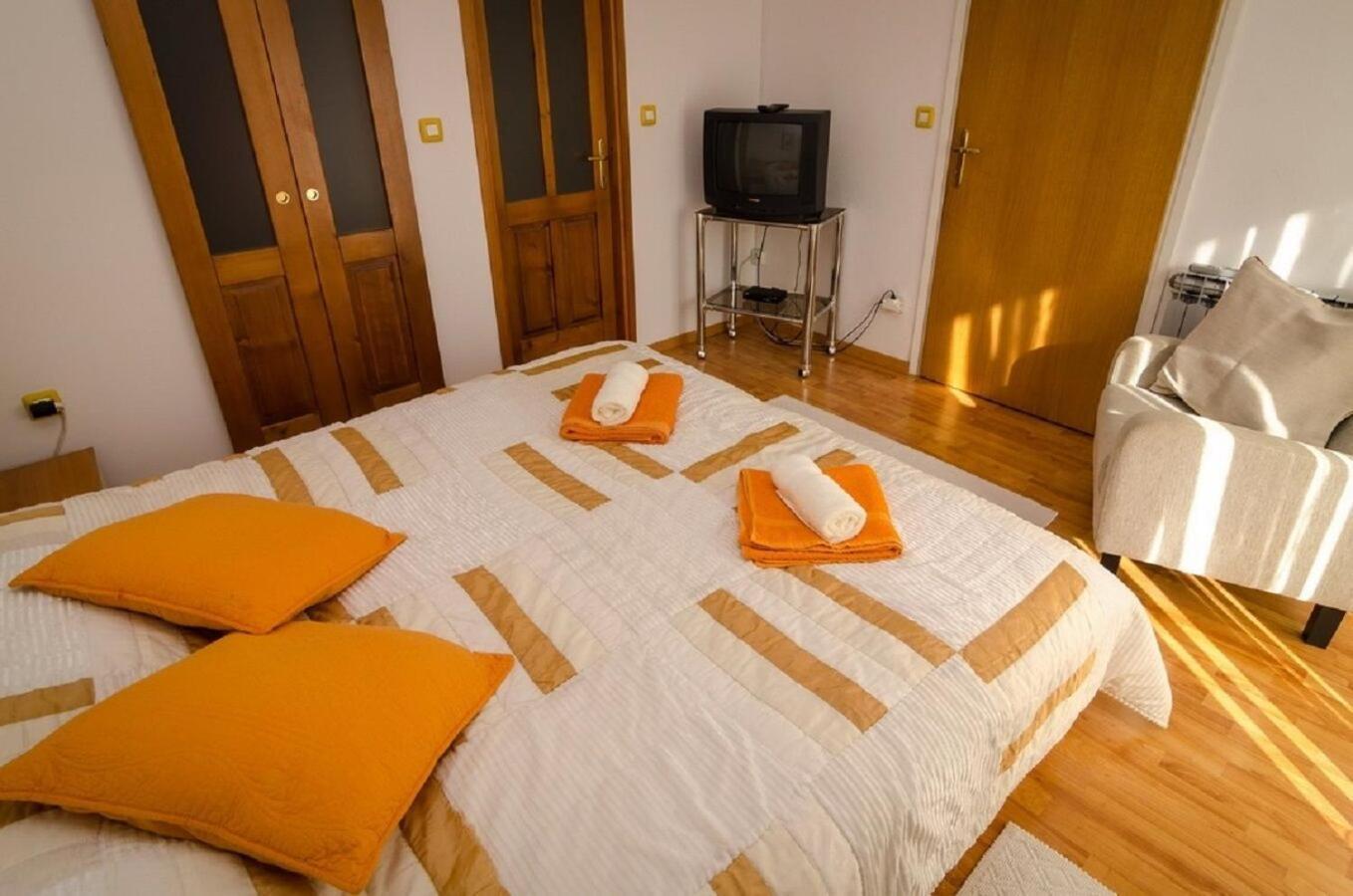 Holiday Home Old Town - Great Location Nin Buitenkant foto