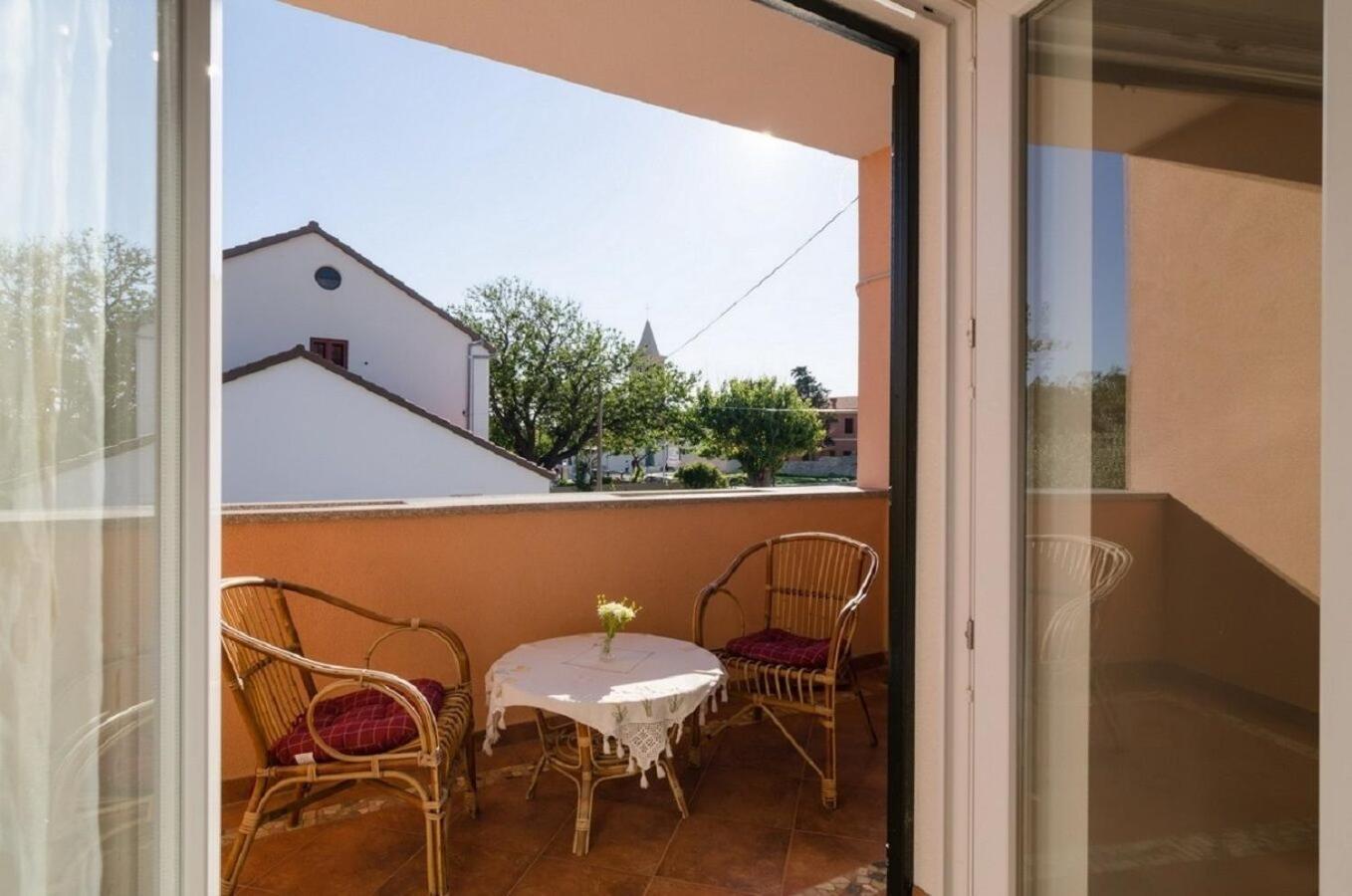 Holiday Home Old Town - Great Location Nin Buitenkant foto