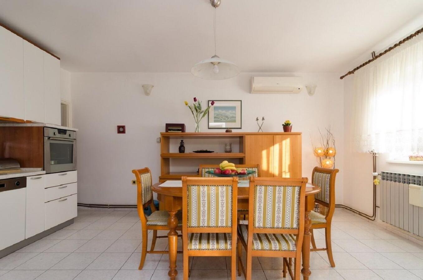 Holiday Home Old Town - Great Location Nin Buitenkant foto